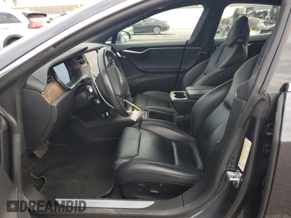 2018 Tesla Model S 75D z VIN 5YJSA1E26JF288227, wystawiony jako Copart lot #54075285 z przebiegiem 49 815 mil mil oraz Szkoda całkowita • Salvage title. Historia ofert i sprzedaży dostępna na DreamBid. Obrazek 7.