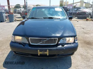 1998 Volvo V70 GLT with VIN YV1LW5676W2400102, listed as a IAAI auction lot 42654549 with 121,159 mi miles and . Bid and sale history available at DreamBid. Image 12.