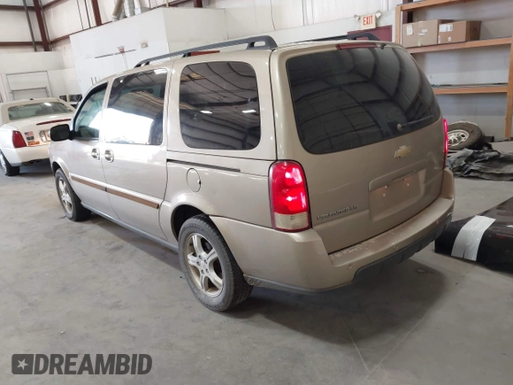 2005 Chevrolet Uplander LS z VIN 1GNDV23L65D222134, wystawiony jako IAAI lot #40850033 z przebiegiem 133 815 mil mil oraz . Historia ofert i sprzedaży dostępna na DreamBid. Obrazek 3.