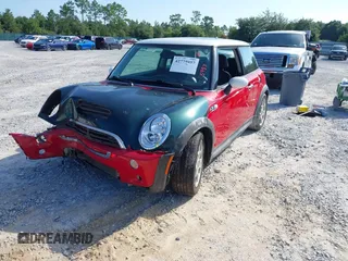 2006 MINI Hardtop S с VIN WMWRE33586TN27239, выставлен на аукционе IAAI как лот 42775957 с пробегом 165 133 миль миль и . История ставок и продаж доступна на DreamBid. Изображение 18.