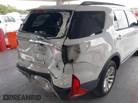 2017 Ford Explorer XLT с VIN 1FM5K7DHXHGB38068, выставлен на аукционе IAAI как лот 42720237 с пробегом 107 155 миль миль и . История ставок и продаж доступна на DreamBid. Изображение 6.