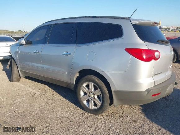 2010 Chevrolet Traverse LT w/1LT with VIN 1GNLRFED8AS124001, listed as a IAAI auction lot 41784279 with 193,680 mi miles. Bid and sale history available at carsss.com. Image 3.