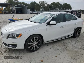 2017 Volvo S60 Inscription Platinum z VIN LYV402HM1HB143381, wystawiony jako Copart lot #71481514 z przebiegiem 96 524 mil mil oraz Szkoda całkowita • Salvage title. Historia ofert i sprzedaży dostępna na DreamBid. Obrazek 1.
