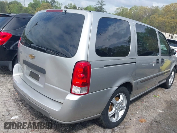 2008 Chevrolet Uplander LS with VIN 1GNDV231X8D115249, listed as a IAAI auction lot 41934610 with 120,569 mi miles. Bid and sale history available at carsss.com. Image 4.