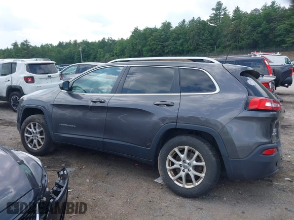 2018 Jeep Cherokee Latitude Plus with VIN 1C4PJMLB8JD502555, listed as a IAAI auction lot 42481887 with 124,437 mi miles and . Bid and sale history available at DreamBid. Image 15.