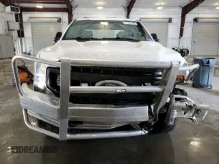 2021 Ford F-350 XL with VIN 1FT8W3BN7MED72617, listed as a Copart auction lot 61134705 with 95,600 mi miles and Salvage title. Bid and sale history available at DreamBid. Image 5.