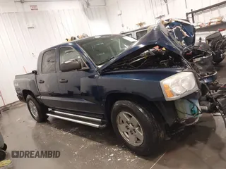 2005 Dodge Dakota SLT with VIN 1D7HW48N45S275932, listed as a IAAI auction lot 41763401 with 100,819 mi miles. Bid and sale history available at carsss.com. Image 14.