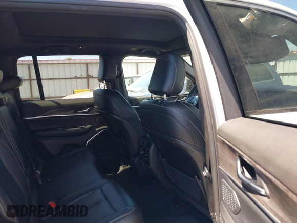 2024 Jeep Grand Cherokee с VIN 1C4RJYB6XRC135521, выставлен на аукционе IAAI как лот 42853749 с пробегом 27 428 миль миль и . История ставок и продаж доступна на DreamBid. Изображение 8.