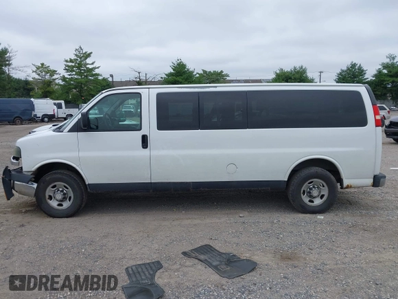 2008 Chevrolet Express Passenger z VIN 1GAHG39K581171068, wystawiony jako IAAI lot #42530215 z przebiegiem 251 871 mil mil oraz . Historia ofert i sprzedaży dostępna na DreamBid. Obrazek 14.