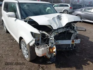 2015 Scion xB with VIN JTLZE4FE3FJ075012, listed as a IAAI auction lot 41902180 with 88,104 mi miles. Bid and sale history available at carsss.com. Image 1.