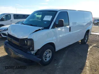 2017 Chevrolet Express Cargo z VIN 1GCWGAFF6H1344137, wystawiony jako IAAI lot #41350780 z przebiegiem 106 207 mil mil oraz . Historia ofert i sprzedaży dostępna na DreamBid. Obrazek 22.