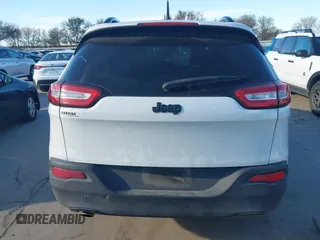 2017 Jeep Cherokee Altitude с VIN 1C4PJLAB0HW507745, выставлен на аукционе IAAI как лот 41360572 с пробегом 102 620 миль миль и . История ставок и продаж доступна на DreamBid. Изображение 16.