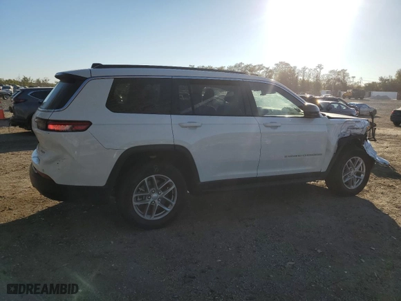 2024 Jeep Grand Cherokee L Laredo X with VIN 1C4RJKAG1R8537101, listed as a Copart auction lot 76181184 with 4,380 mi miles and Salvage Title. Bid and sale history available at carsss.com. Image 3.