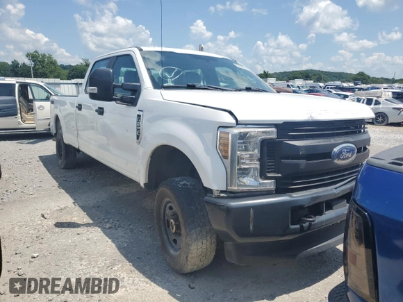 2019 Ford F-250 XL z VIN 1FT7W2B66KEG30444, wystawiony jako Copart lot #59357234 z przebiegiem Nie podano mil oraz Szkoda całkowita • Salvage title. Historia ofert i sprzedaży dostępna na DreamBid. Obrazek 4.