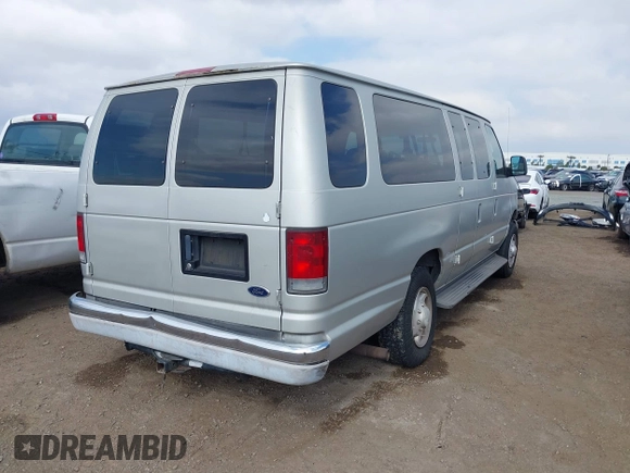 2003 Ford Econoline Passenger XL z VIN 1FBSS31S43HB53334, wystawiony jako IAAI lot #41547951 z przebiegiem 197 072 mil mil oraz . Historia ofert i sprzedaży dostępna na DreamBid. Obrazek 4.