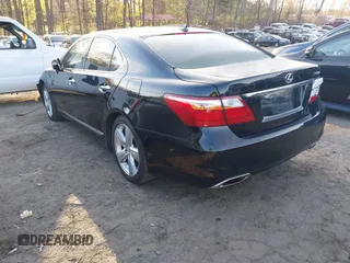 2011 Lexus LS 460 z VIN JTHBL5EF6B5104359, wystawiony jako IAAI lot #41808178 z przebiegiem 215 808 mil mil oraz . Historia ofert i sprzedaży dostępna na DreamBid. Obrazek 3.