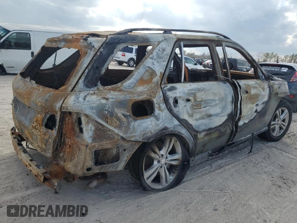 2015 Mercedes-Benz M ML 350 with VIN 4JGDA5JB5FA541989, listed as a Copart auction lot 44072625 with Not Provided miles and Non Repairable. Bid and sale history available at carsss.com. Image 3.