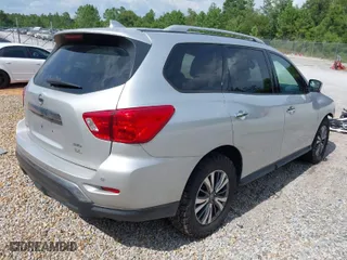 2019 Nissan Pathfinder S with VIN 5N1DR2MMXKC630055, listed as a IAAI auction lot 39966418 with NaN miles. Bid and sale history available at carsss.com. Image 4.