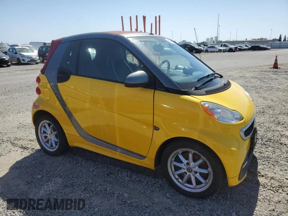 2015 Smart fortwo with VIN WMEEK9AA3FK828490, listed as a Copart auction lot 56055865 with Not Provided miles and Clean Title. Bid and sale history available at DreamBid. Image 4.