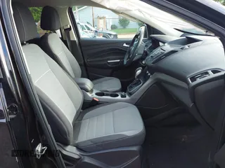 2013 Ford Escape SE с VIN 1FMCU0GX5DUC84594, выставлен на аукционе IAAI как лот 42218059 с пробегом 97 670 миль миль и . История ставок и продаж доступна на DreamBid. Изображение 5.