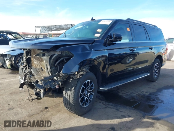 2022 Ford Expedition Max XLT z VIN 1FMJK1HT6NEA09150, wystawiony jako IAAI lot #41423268 z przebiegiem 17 336 mil mil oraz . Historia ofert i sprzedaży dostępna na DreamBid. Obrazek 19.
