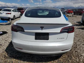 2023 Tesla Model 3 Performance z VIN 5YJ3E1EC1PF706879, wystawiony jako Copart lot #53369295 z przebiegiem 15 825 mil mil oraz Szkoda całkowita • Salvage title. Historia ofert i sprzedaży dostępna na DreamBid. Obrazek 6.