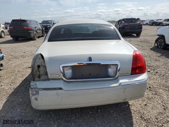 2005 Lincoln Town Car Signature with VIN 1LNHM81W95Y629785, listed as a Copart auction lot 53444095 with 150,120 mi miles and Salvage Title. Bid and sale history available at carsss.com. Image 6.