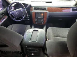 2007 Chevrolet Suburban LTZ with VIN 3GNFC16097G192272, listed as a Copart auction lot 54507205 with 177,744 mi miles and Salvage Title. Bid and sale history available at DreamBid. Image 8.