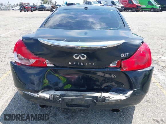 2013 Infiniti G37 IPL with VIN JN1CV6EK3DM920640, listed as a IAAI auction lot 42092727 with 206,880 mi miles. Bid and sale history available at carsss.com. Image 6.