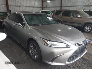 2021 Lexus ES 350 z VIN 58ADZ1B11MU093729, wystawiony jako IAAI lot #41960316 z przebiegiem 38 155 mil mil oraz . Historia ofert i sprzedaży dostępna na DreamBid. Obrazek 1.