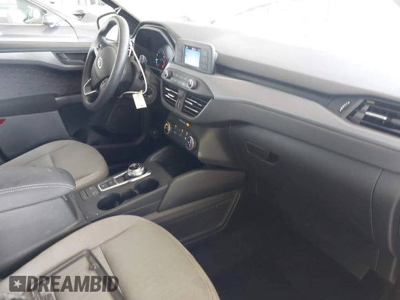 2020 Ford Escape S z VIN 1FMCU0F64LUC03656, wystawiony jako IAAI lot #42415638 z przebiegiem 96 759 mil mil oraz . Historia ofert i sprzedaży dostępna na DreamBid. Obrazek 5.