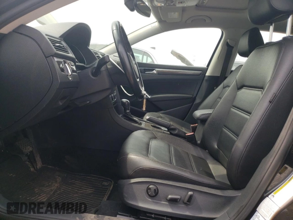 2017 Volkswagen Passat SE with VIN 1VWGT7A36HC063392, listed as a Copart auction lot 60846895 with 153,006 mi miles and Clean title. Bid and sale history available at DreamBid. Image 7.