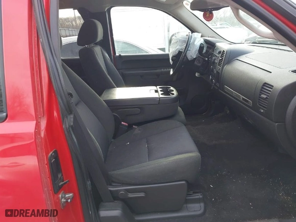 2011 Chevrolet Silverado 1500 LT with VIN 1GCRCSE06BZ301714, listed as a IAAI auction lot 41846876 with 101,628 mi miles. Bid and sale history available at carsss.com. Image 5.