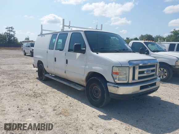 2013 Ford Econoline Cargo Commercial z VIN 1FTNE2EW4DDA25532, wystawiony jako IAAI lot #42136969 z przebiegiem 228 446 mil mil oraz . Historia ofert i sprzedaży dostępna na DreamBid. Obrazek 1.
