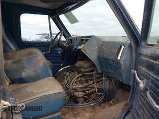 1988 Chevrolet Chevy Van z VIN 1GCEG25H7J7162793, wystawiony jako IAAI lot #38337335 z przebiegiem 156 268 mil mil oraz . Historia ofert i sprzedaży dostępna na DreamBid. Obrazek 5.