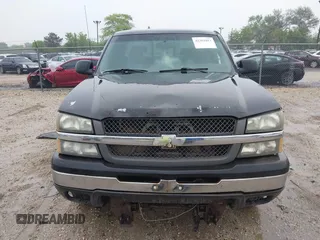 2005 Chevrolet Silverado 1500 Z71 z VIN 1GCEK19B75Z258531, wystawiony jako IAAI lot #42361011 z przebiegiem 167 717 mil mil oraz . Historia ofert i sprzedaży dostępna na DreamBid. Obrazek 12.