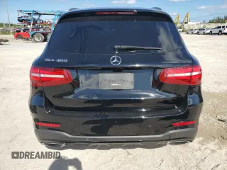 2019 Mercedes-Benz GLC with VIN WDC0G4JB5KV183673, listed as a Copart auction lot 71977992 with 61,125 mi miles. Bid and sale history available at carsss.com. Image 6.