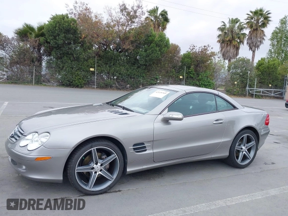 2005 Mercedes-Benz SL 500 z VIN WDBSK75F75F102486, wystawiony jako IAAI lot #42129769 z przebiegiem 61 246 mil mil oraz . Historia ofert i sprzedaży dostępna na DreamBid. Obrazek 6.
