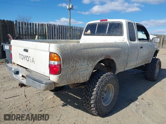 1996 Toyota Tacoma with VIN 4TAWN72N8TZ143884, listed as a IAAI auction lot 41679794 with 88,676 mi miles and . Bid and sale history available at DreamBid. Image 4.