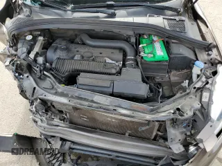 2015 Volvo XC60 T5 z VIN YV4612RK4F2673990, wystawiony jako Copart lot #52303935 z przebiegiem 78 868 mil mil oraz Szkoda całkowita • Salvage title. Historia ofert i sprzedaży dostępna na DreamBid. Obrazek 11.