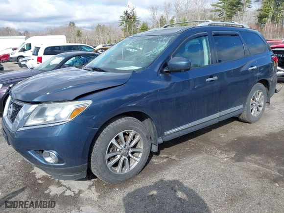 2015 Nissan Pathfinder Platinum with VIN 5N1AR2MM3FC665299, listed as a IAAI auction lot 41839483 with 176,585 mi miles. Bid and sale history available at carsss.com. Image 2.