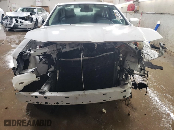 2022 Chrysler 300 Touring L with VIN 2C3CCADG2NH232866, listed as a Copart auction lot 44441475 with 39,564 mi miles and Non Repairable. Bid and sale history available at carsss.com. Image 5.