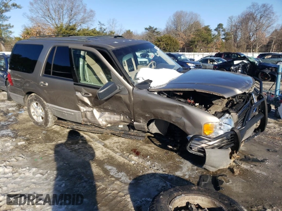 2003 Ford Expedition Special Service with VIN 1FMPU15L83LC22327, listed as a Copart auction lot 41365255 with 227,215 mi miles and Salvage Title. Bid and sale history available at carsss.com. Image 4.