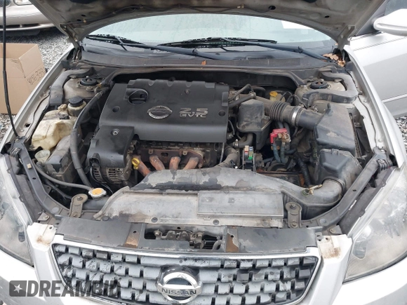 2005 Nissan Altima 2.5 S with VIN 1N4AL11D25C213465, listed as a IAAI auction lot 41563332 with 305,688 mi miles. Bid and sale history available at carsss.com. Image 10.