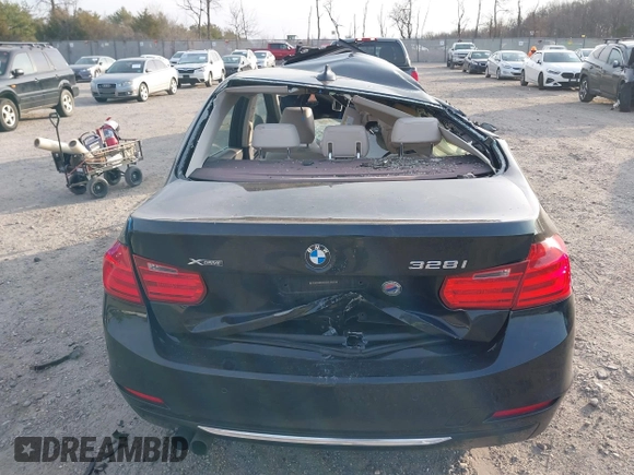 2015 BMW 3 Series 328i xDrive z VIN WBA3B5G50FNS13108, wystawiony jako IAAI lot #41772990 z przebiegiem Nie podano mil oraz . Historia ofert i sprzedaży dostępna na DreamBid. Obrazek 15.