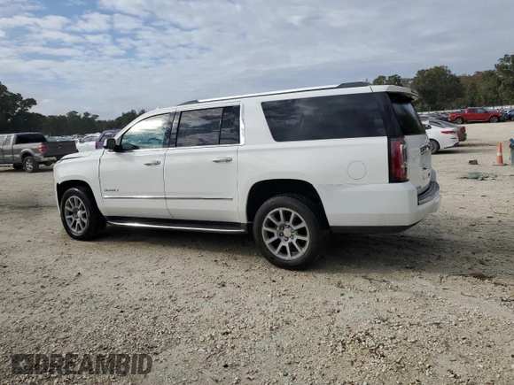 2019 GMC Yukon XL Denali with VIN 1GKS1HKJ2KR178862, listed as a Copart auction lot 86518184 with 44,228 mi miles and Salvage Title. Bid and sale history available at carsss.com. Image 2.