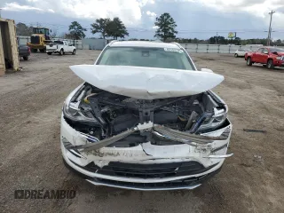 2016 Lincoln MKC Reserve with VIN 5LMCJ3D98GUJ04364, listed as a Copart auction lot 49130795 with 92,822 mi miles and Salvage title. Bid and sale history available at DreamBid. Image 5.
