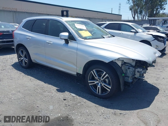 2020 Volvo XC60 Momentum z VIN YV4102DK8L1429104, wystawiony jako IAAI lot #42432652 z przebiegiem 35 429 mil mil oraz . Historia ofert i sprzedaży dostępna na DreamBid. Obrazek 1.