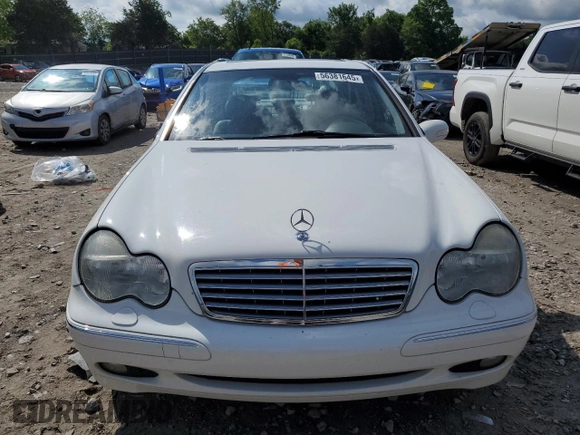 2001 Mercedes-Benz C 230/260/280/320 z VIN WDBRF61JX1F055147, wystawiony jako Copart lot #56381645 z przebiegiem 135 866 mil mil oraz Szkoda całkowita • Salvage title. Historia ofert i sprzedaży dostępna na DreamBid. Obrazek 5.