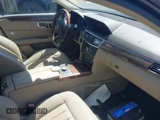2010 Mercedes-Benz E-Class E 550 Luxury with VIN WDDHF9AB0AA136555, listed as a IAAI auction lot 42069576 with 129,775 mi miles. Bid and sale history available at carsss.com. Image 5.